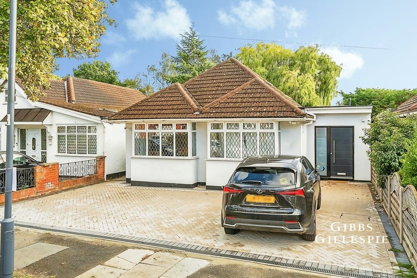 to let sylvia avenue london 72851 - Gibbs Gillespie