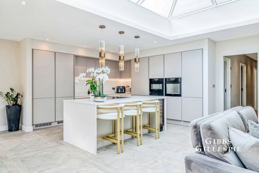 to let sylvia avenue london 72851 - Gibbs Gillespie