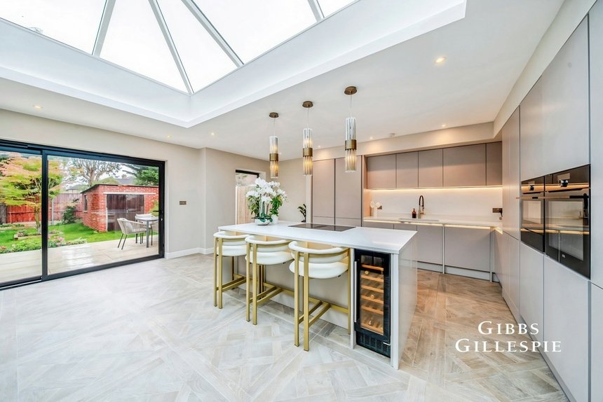 to let sylvia avenue london 72851 - Gibbs Gillespie