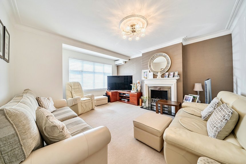 for sale holmdene avenue london 72852 - Gibbs Gillespie
