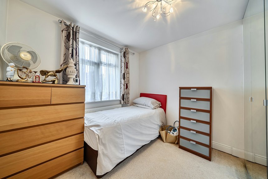 for sale holmdene avenue london 72852 - Gibbs Gillespie