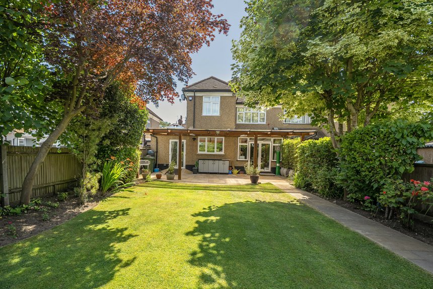 for sale holmdene avenue london 72852 - Gibbs Gillespie