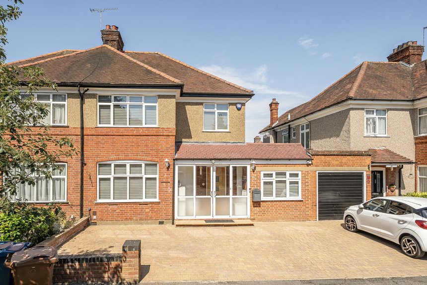 for sale holmdene avenue london 72852 - Gibbs Gillespie