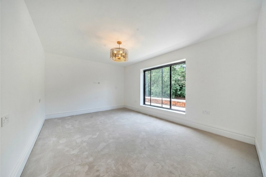 for sale the pipers london 73116 - Gibbs Gillespie