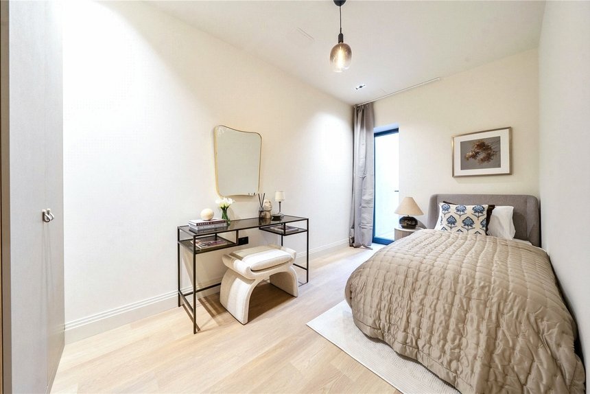 to let creswick road london 73490 - Gibbs Gillespie