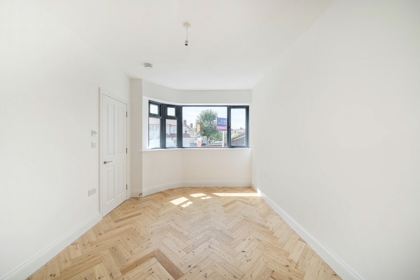 for sale gonville crescent london 73600 - Gibbs Gillespie