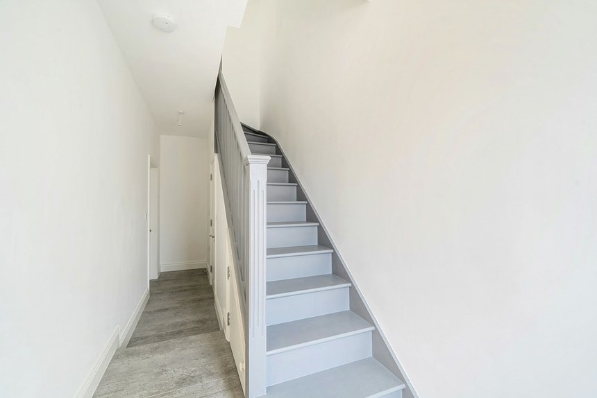 for sale gonville crescent london 73600 - Gibbs Gillespie