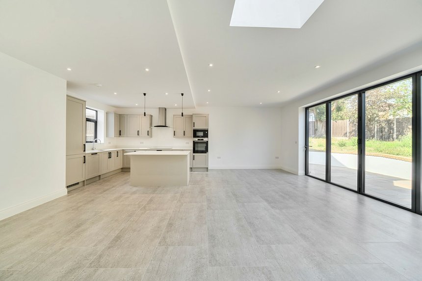 for sale gonville crescent london 73600 - Gibbs Gillespie