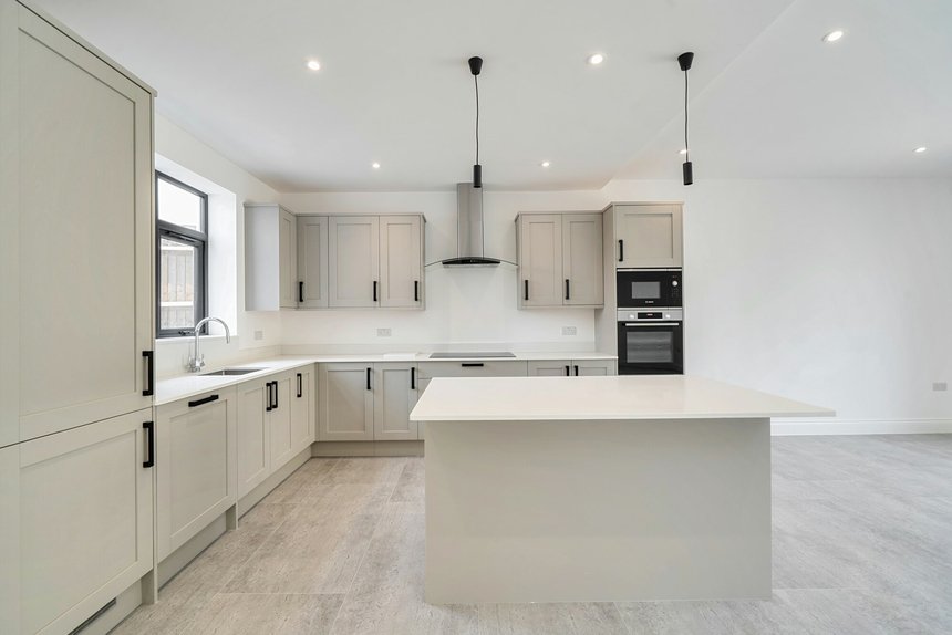 for sale gonville crescent london 73600 - Gibbs Gillespie