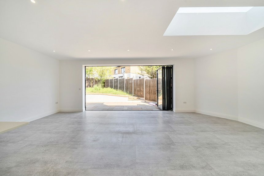 for sale gonville crescent london 73600 - Gibbs Gillespie