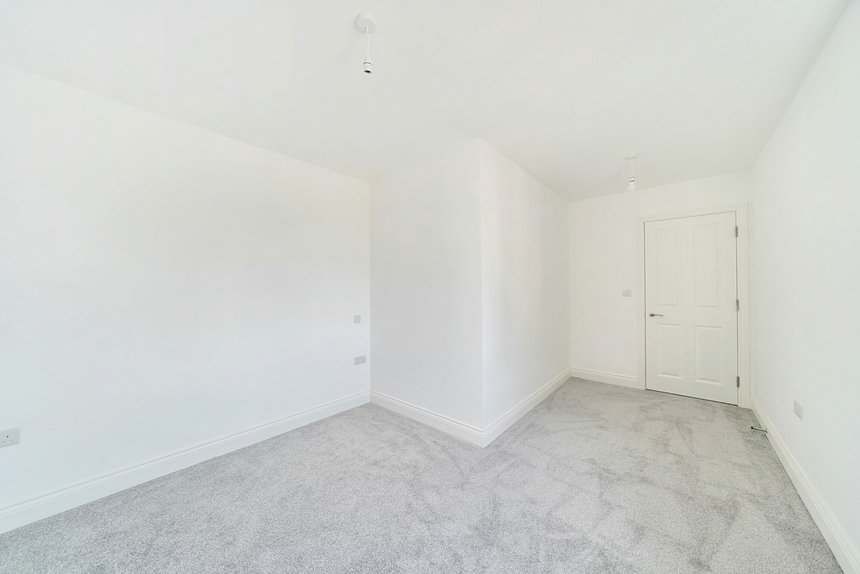 for sale gonville crescent london 73600 - Gibbs Gillespie