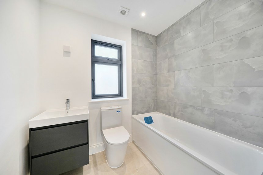 for sale gonville crescent london 73600 - Gibbs Gillespie