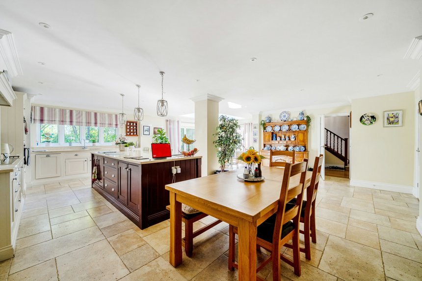 for sale woodhill avenue london 73863 - Gibbs Gillespie