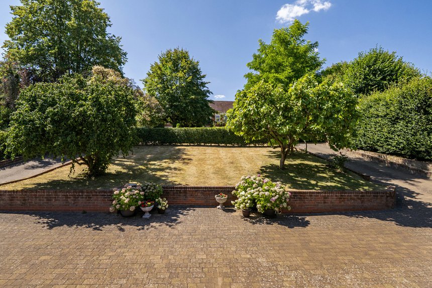 for sale woodhill avenue london 73863 - Gibbs Gillespie