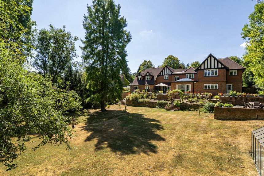 for sale woodhill avenue london 73863 - Gibbs Gillespie