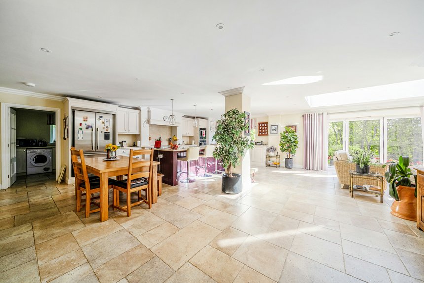for sale woodhill avenue london 73863 - Gibbs Gillespie