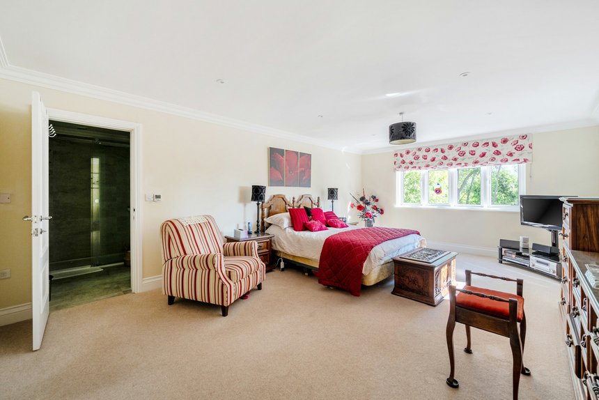 for sale woodhill avenue london 73863 - Gibbs Gillespie