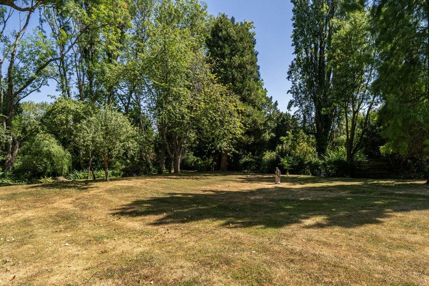 for sale woodhill avenue london 73863 - Gibbs Gillespie