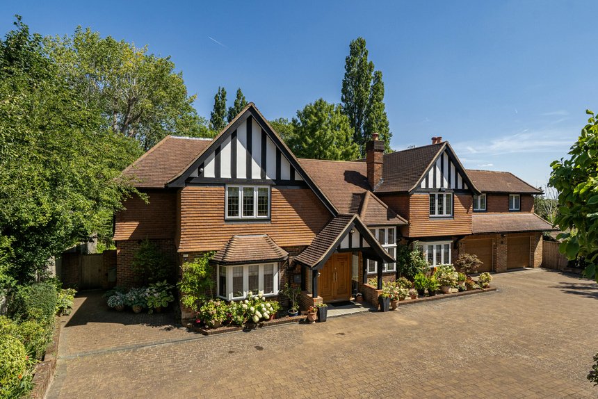 for sale woodhill avenue london 73863 - Gibbs Gillespie