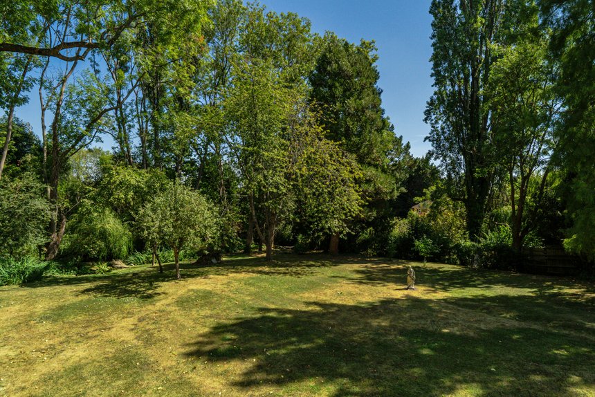 for sale woodhill avenue london 73863 - Gibbs Gillespie