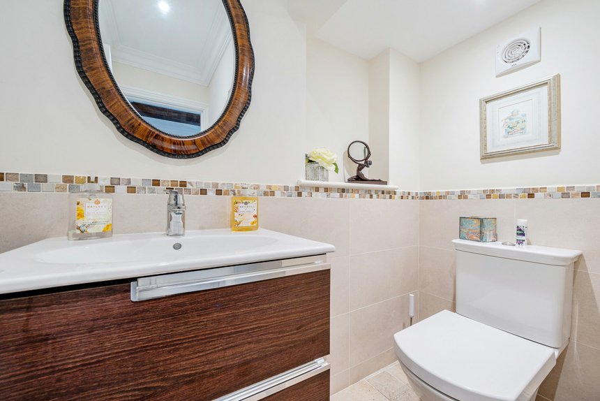 for sale woodhill avenue london 73863 - Gibbs Gillespie