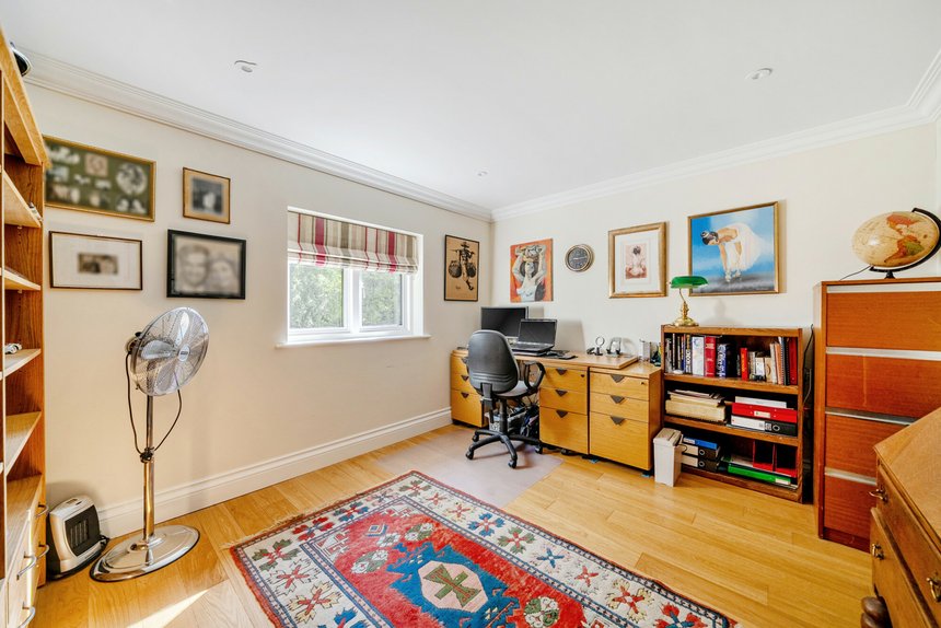 for sale woodhill avenue london 73863 - Gibbs Gillespie