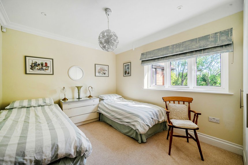for sale woodhill avenue london 73863 - Gibbs Gillespie