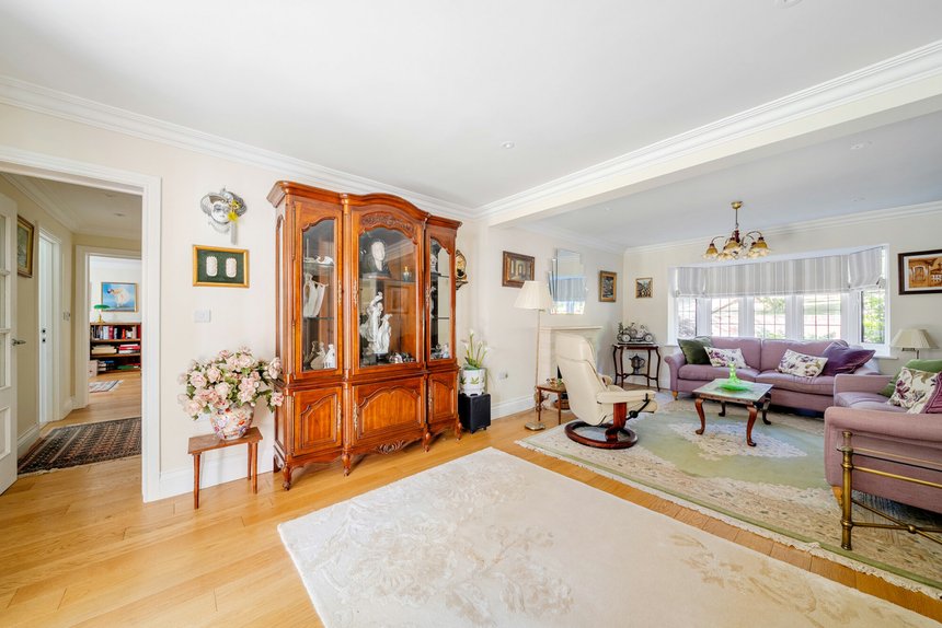 for sale woodhill avenue london 73863 - Gibbs Gillespie