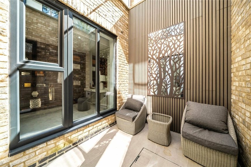 let agreed rosemont road london 74106 - Gibbs Gillespie