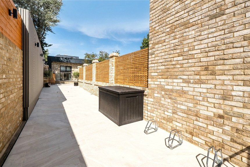 let agreed rosemont road london 74106 - Gibbs Gillespie