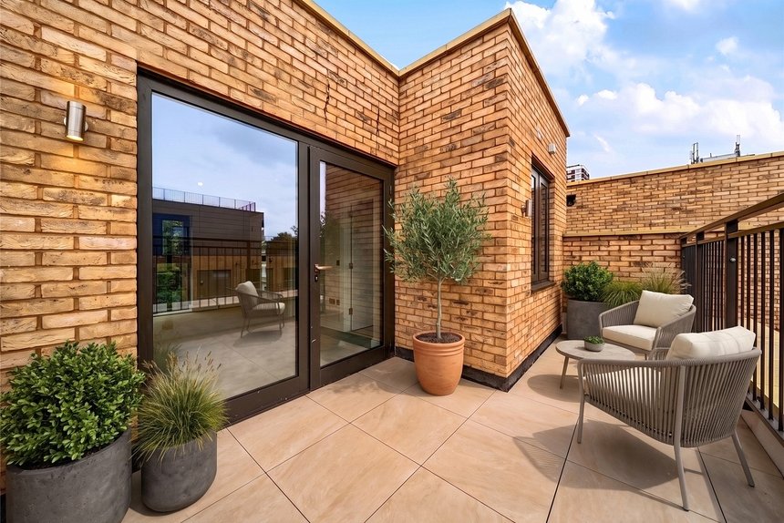 for sale bamborough gardens london 74528 - Gibbs Gillespie