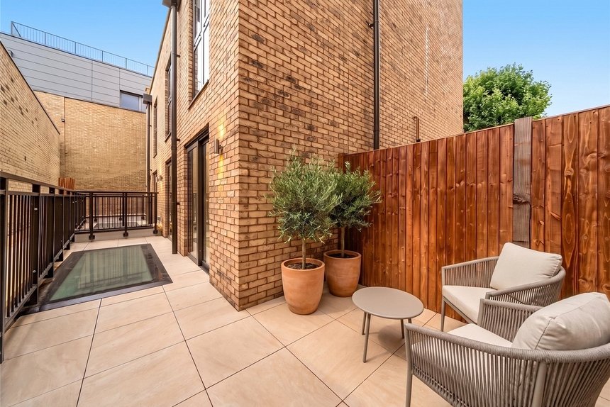 for sale bamborough gardens london 74528 - Gibbs Gillespie