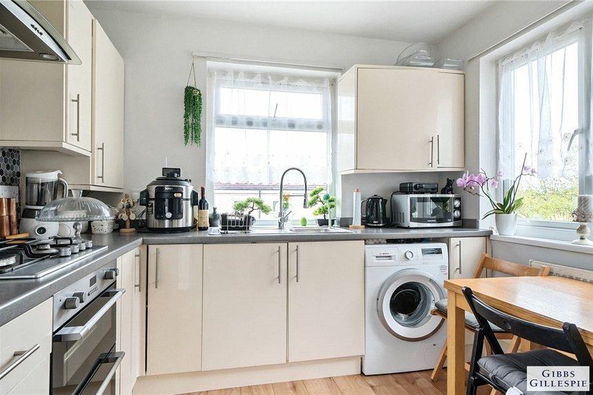 under offer locket road london 8649 - Gibbs Gillespie