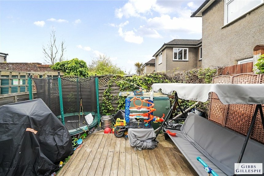 under offer locket road london 8649 - Gibbs Gillespie