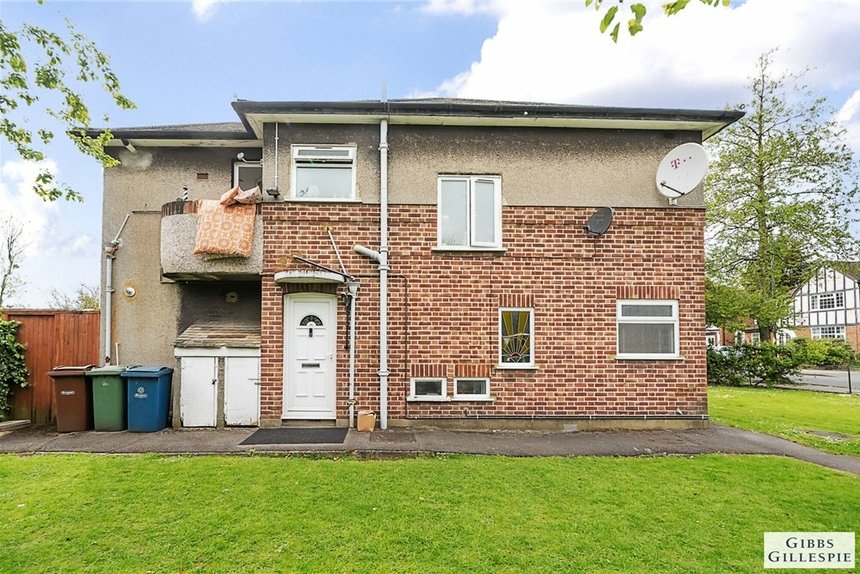 under offer locket road london 8649 - Gibbs Gillespie