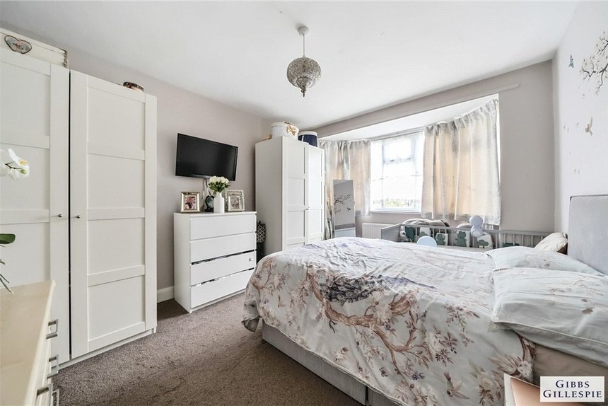 under offer locket road london 8649 - Gibbs Gillespie