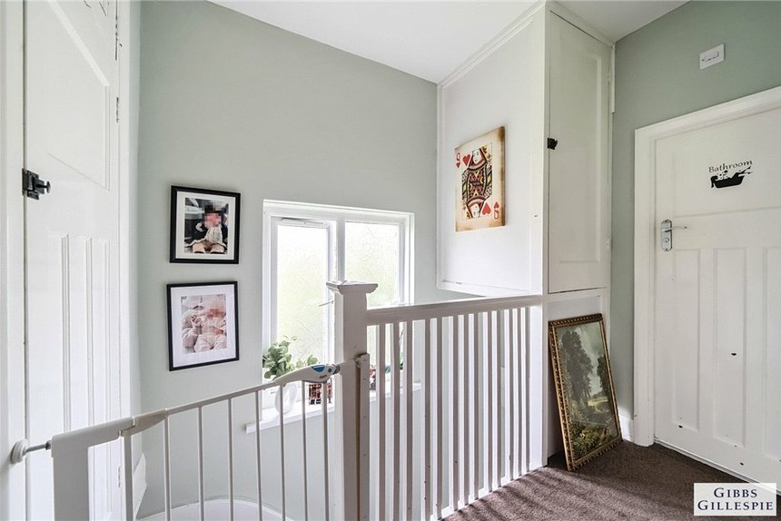 under offer locket road london 8649 - Gibbs Gillespie