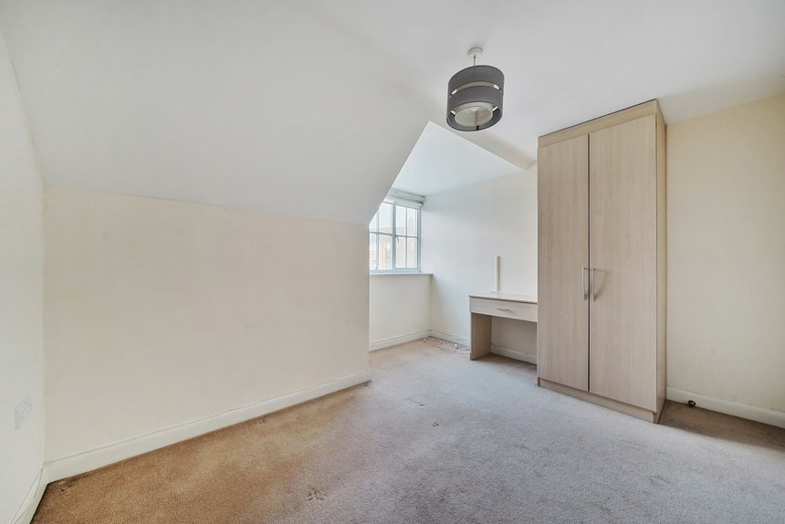 under offer goodhall close london 9153 - Gibbs Gillespie