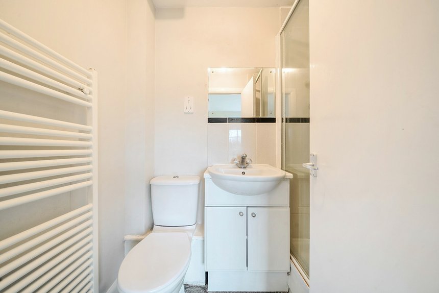 under offer goodhall close london 9153 - Gibbs Gillespie
