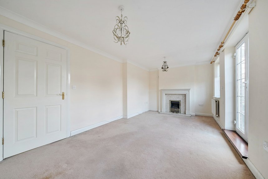 under offer goodhall close london 9153 - Gibbs Gillespie