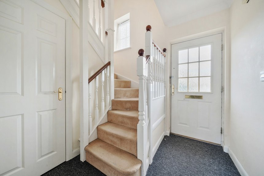 under offer goodhall close london 9153 - Gibbs Gillespie