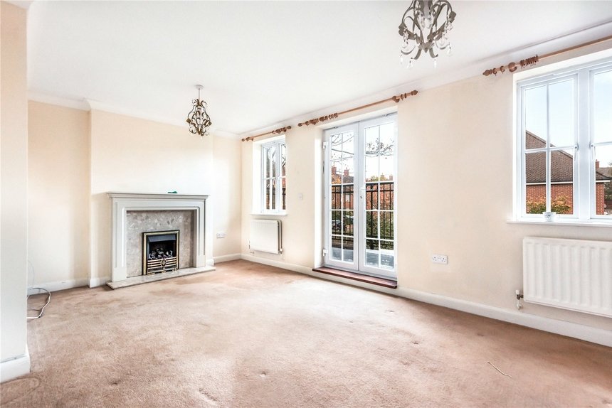 under offer goodhall close london 9153 - Gibbs Gillespie