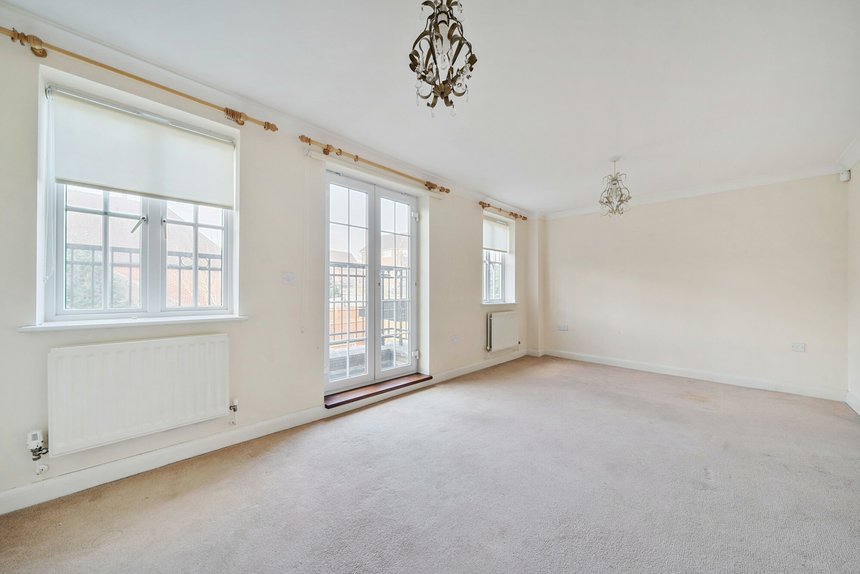 under offer goodhall close london 9153 - Gibbs Gillespie