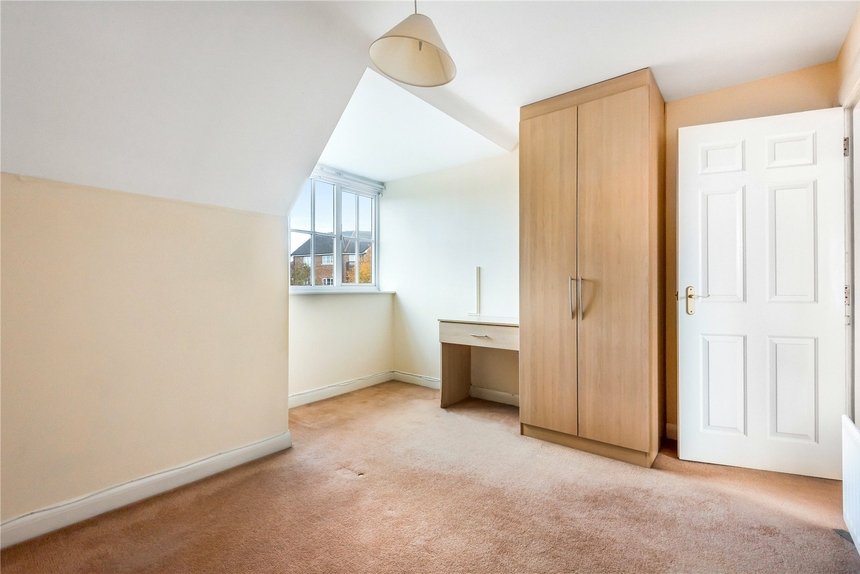 under offer goodhall close london 9153 - Gibbs Gillespie