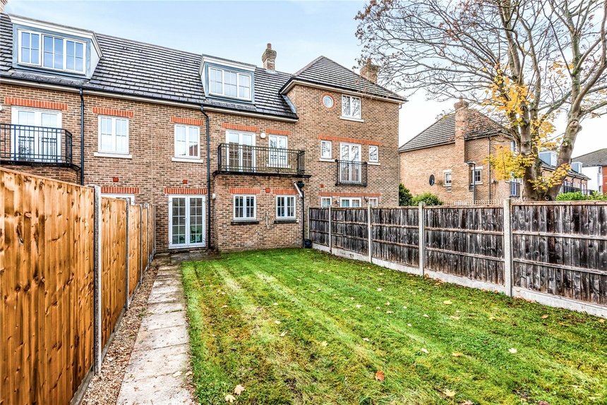 under offer goodhall close london 9153 - Gibbs Gillespie