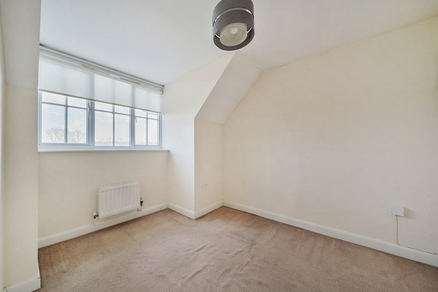 under offer goodhall close london 9153 - Gibbs Gillespie