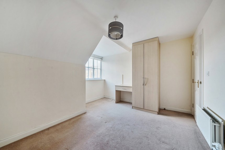 under offer goodhall close london 9153 - Gibbs Gillespie