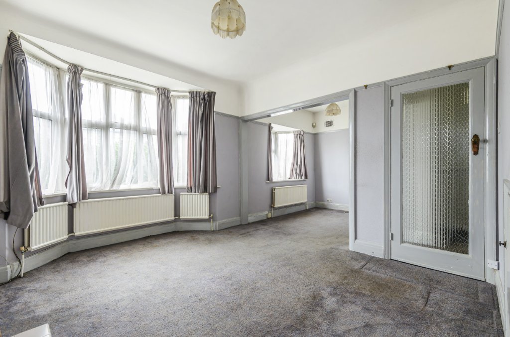 2 bedroom House for sale in Hill Road, Pinner, Middlesex, HA5 Gibbs