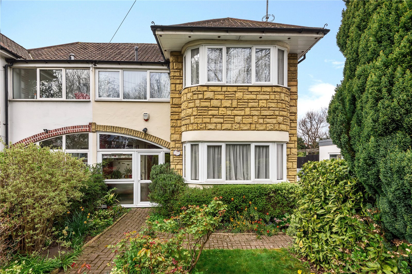 4 bedroom House for sale in Eastcote Road, Ruislip, Middlesex, HA4