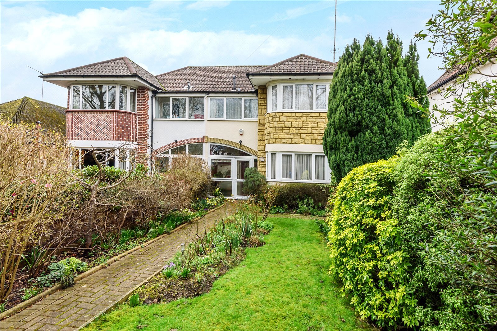 4 bedroom House for sale in Eastcote Road, Ruislip, Middlesex, HA4